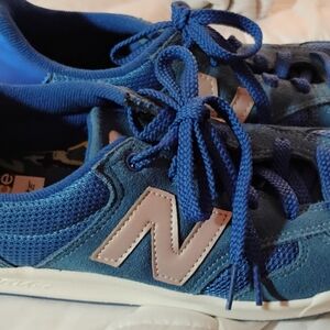 New Balance 90s Y2k Blue and White Court 300